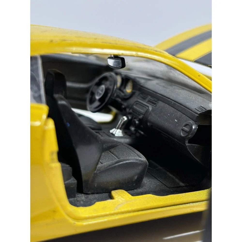 2010 Chevy Camaro SS Yellow in 1/24 Scale by Jada